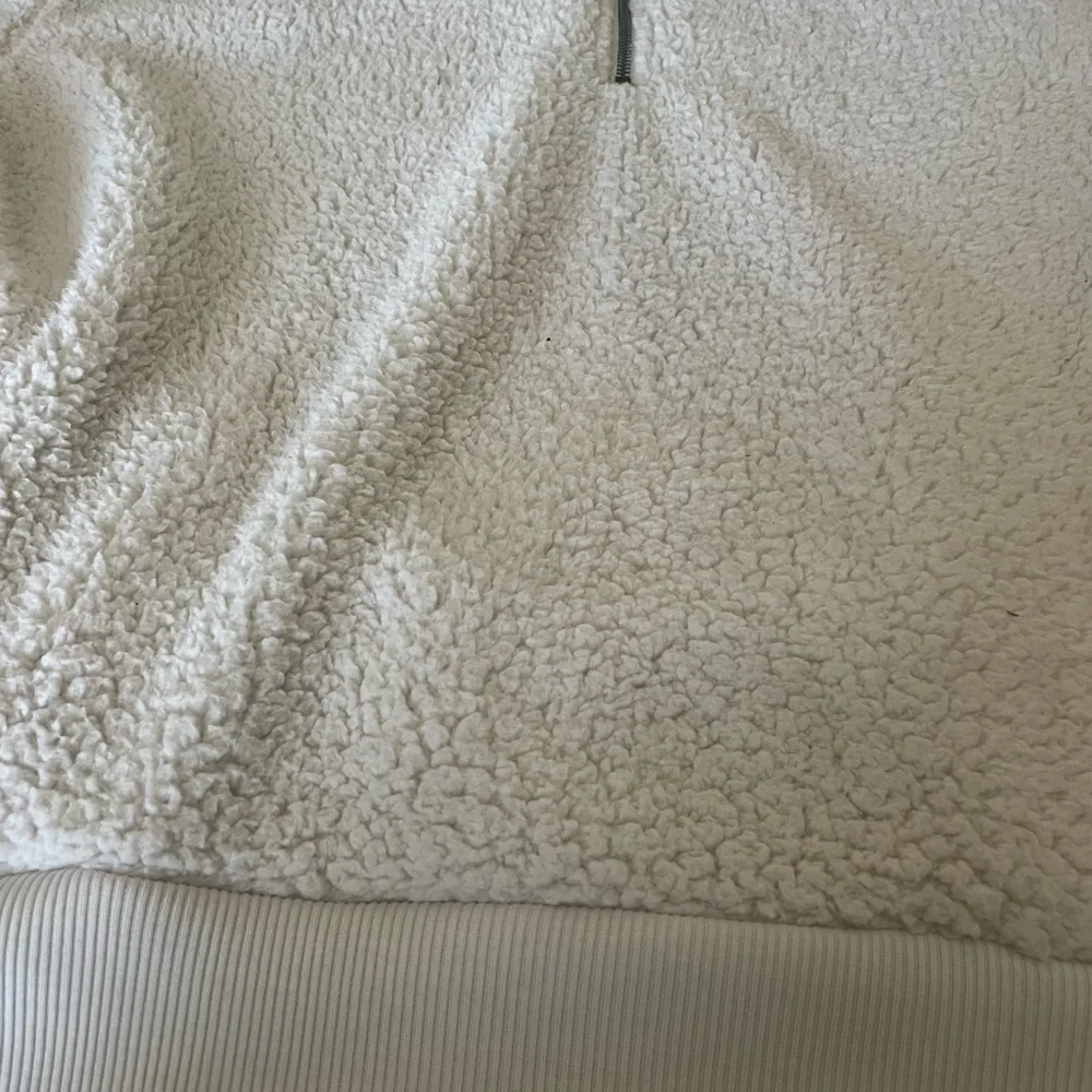 American‎ Eagle Outfitters Cream sherpa pull over Jacket. 1/4 zip. Women size L
